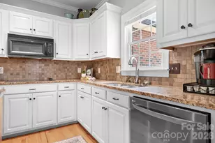4380 Woodsbury Ln, Lincolnton, NC 28092 - Photo 10