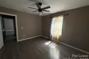 508 N Main St, Lowell, NC 28098 - Photo 4