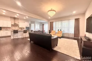 10112 Pinecroft Creek Ln, Matthews, NC 28105 - Photo 2