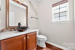 2508 Oakdale Creek Ln, Charlotte, NC 28216 - Photo 24