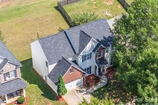 2508 Oakdale Creek Ln, Charlotte, NC 28216 - Photo 2
