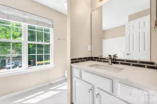 2508 Oakdale Creek Ln, Charlotte, NC 28216 - Photo 36