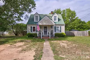 202 Chester Ave, Great Falls, SC 29055 - Photo 2