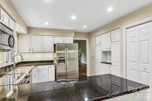 405 Wild Oak Ln, Hendersonville, NC 28791 - Photo 14