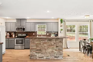 11 Misty Ln, Candler, NC 28715 - Photo 4