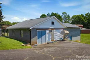 2401 Lail Rd, Morganton, NC 28655 - Photo 4