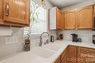 6000 Carriage Oaks Dr, Charlotte, NC 28262 - Photo 14