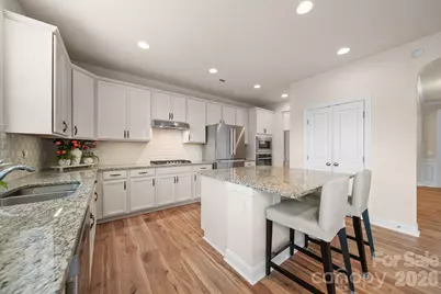 17516 Austins Creek Drive, Charlotte, NC 28278 - Photo 6