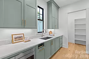 2425 Lola Ave, Charlotte, NC 28205 - Photo 24