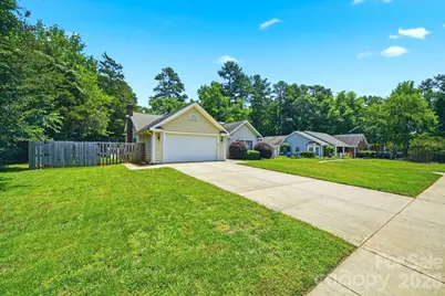 12209 Woodbend Drive, Matthews, NC 28105 - Photo 4
