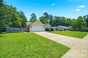 12209 Woodbend Dr, Matthews, NC 28105 - Photo 4
