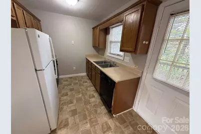 1310 and 1323 14th Street Drive NE, Hickory, NC 28601 - Photo 8