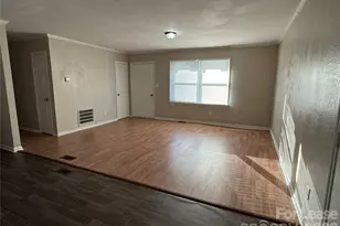 630 Dundeen Dr, Gastonia, NC 28052 - Photo 2