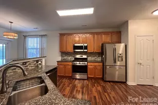 17508 Westmill Ln, Charlotte, NC 28277 - Photo 2