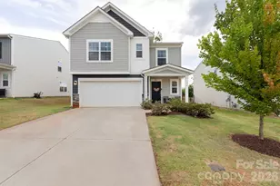 196 Brentwood Dr, Statesville, NC 28625 - Photo 2