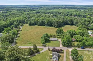 702 Mocksville Hwy, Statesville, NC 28625 - Photo 4