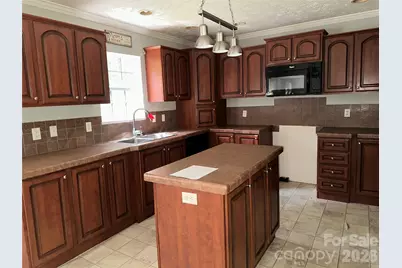 2410 Annwood Court, Newton, NC 28658 - Photo 6