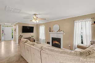 2243 Oakhurst Ct, Kannapolis, NC 28081 - Photo 8