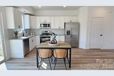 2910 21st Street Lane NE, Hickory, NC 28601 - Photo 6