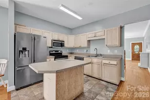 105 Queensbury Rd, Troutman, NC 28166 - Photo 10