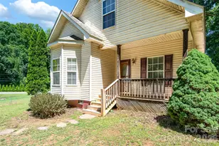 105 Queensbury Rd, Troutman, NC 28166 - Photo 2