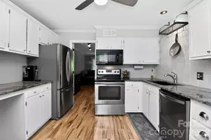 4611 Hedgemore Dr, Charlotte, NC 28209 - Photo 8
