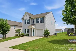 111 Buoy Ln, Statesville, NC 28677 - Photo 2