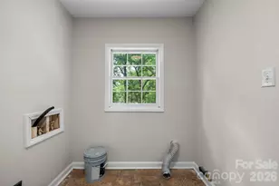 355 15th Ave NE, Hickory, NC 28601 - Photo 16