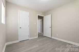 810 Echo Glen Rd, Charlotte, NC 28213 - Photo 8