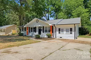 810 Echo Glen Rd, Charlotte, NC 28213 - Photo 1