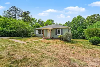 3230 12th Avenue SE, Hickory, NC 28602 - Photo 2