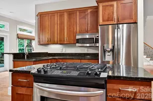 94 Oak Hollow Dr, Asheville, NC 28805 - Photo 12
