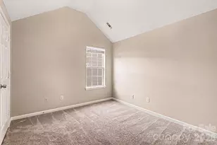 3013 Robin Terry Ct, Charlotte, NC 28208 - Photo 8