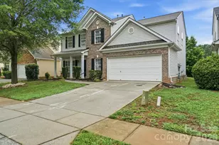 6427 Hermsley Rd, Charlotte, NC 28278 - Photo 2