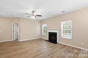 6427 Hermsley Rd, Charlotte, NC 28278 - Photo 4
