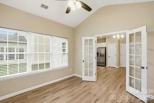 6427 Hermsley Rd, Charlotte, NC 28278 - Photo 14