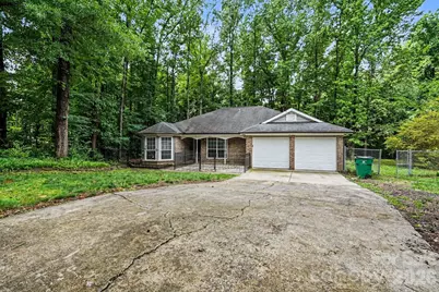 9001 Louvaine Drive, Charlotte, NC 28227 - Photo 2
