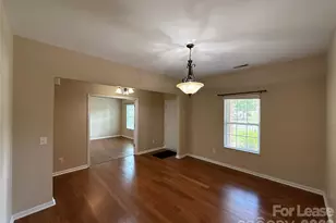 13320 Hunting Birds Ln, Charlotte, NC 28278 - Photo 2