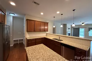 13320 Hunting Birds Ln, Charlotte, NC 28278 - Photo 10