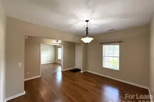 13320 Hunting Birds Ln, Charlotte, NC 28278 - Photo 2