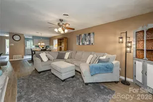580 Britton Creek Dr, Hendersonville, NC 28791 - Photo 12