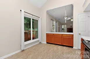 3600 Briarthorne Dr, Charlotte, NC 28269 - Photo 12