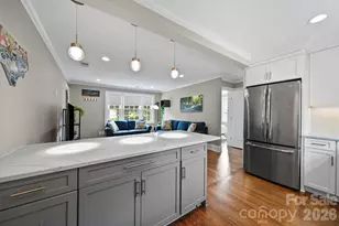 241 Wakefield Dr, Charlotte, NC 28209 - Photo 2