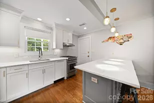 241 Wakefield Dr, Charlotte, NC 28209 - Photo 4