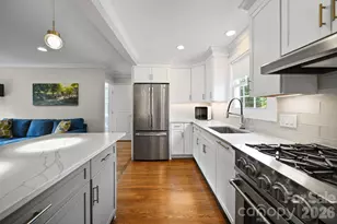 241 Wakefield Dr, Charlotte, NC 28209 - Photo 2