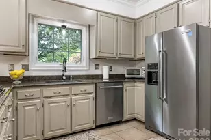 9627 Penshurst Trce, Charlotte, NC 28210 - Photo 10