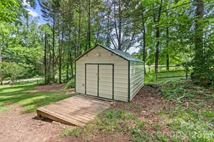 2001 Colony Hill Dr, Charlotte, NC 28214 - Photo 38
