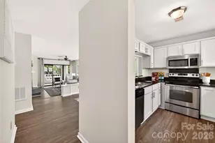 2715 Selwyn Ave, Charlotte, NC 28209 - Photo 6