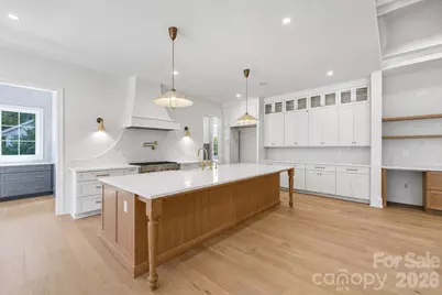 125 Randstone Court, Charlotte, NC 28211 - Photo 2