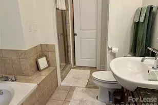 663 E 10th St, Charlotte, NC 28202 - Photo 18